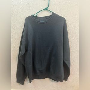 gray sweatshirt